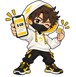 El chico muestra un paquete de 5 GB en su teléfono y una SIM en la otra mano.